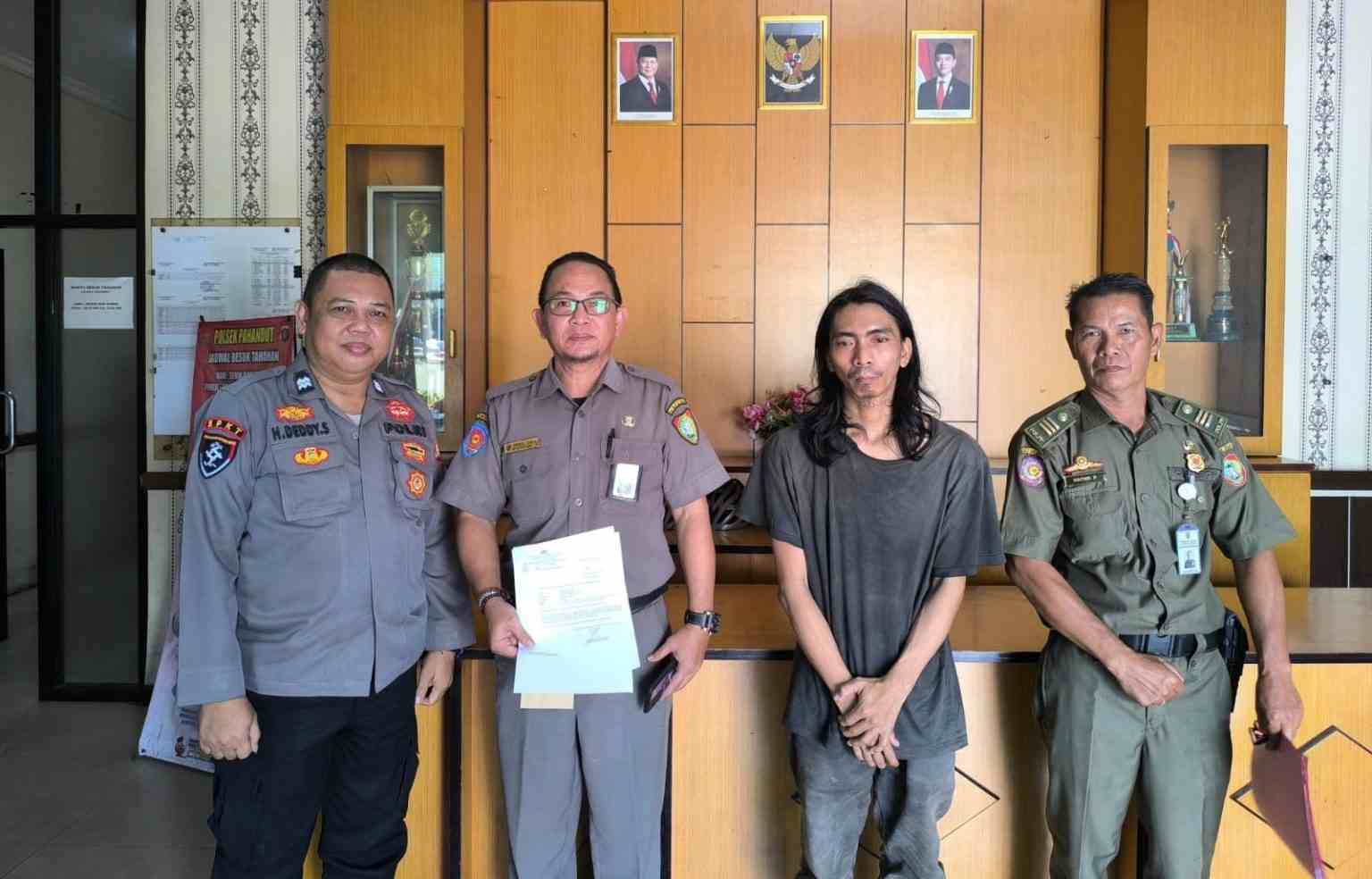 Satpol PP Kalteng Tertibkan Penghuni Liar di Rumah Dinas, Tawarkan Solusi Humanis Lewat Kolaborasi Lintas Instansi