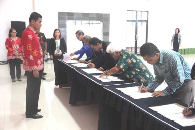 6 OBH di Kalteng Lakukan Penandatanganan Kontrak Bantuan Hukum untuk Orang Miskin