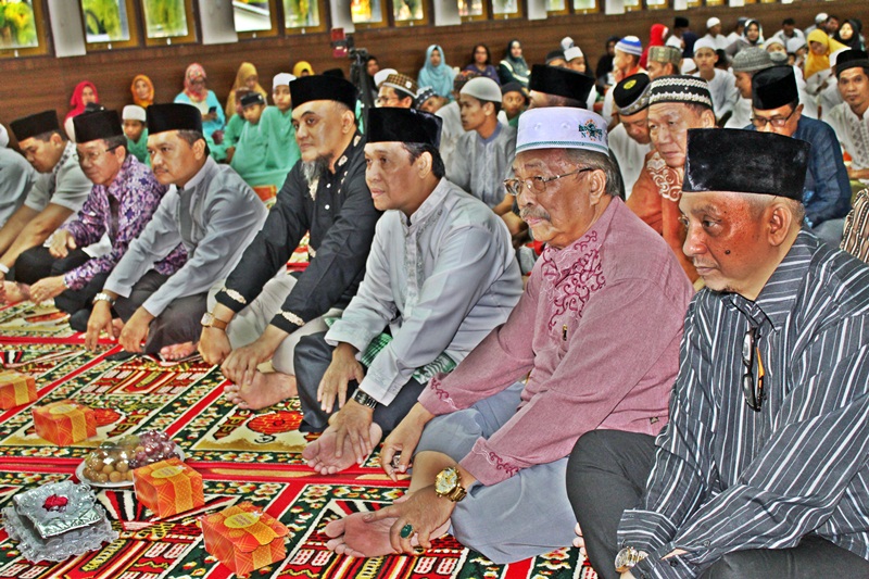 Berbagi dengan Anak-anak Panti Asuhan