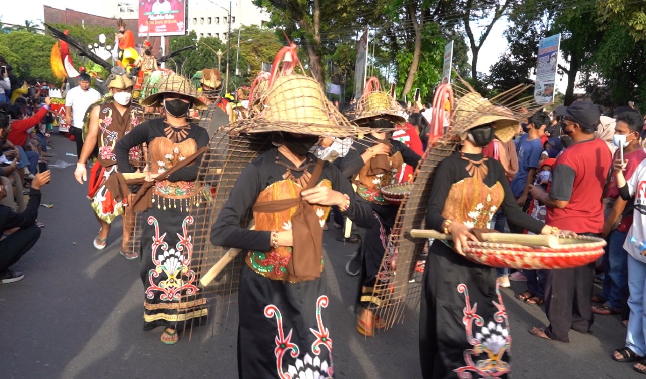 Angkat Kearifan Budaya Lokal dan Kekayaan Alam yang Eksotis, Pemerintah Kabupaten Murung Raya Ikut Meriahkan Pawai FBIM 2022