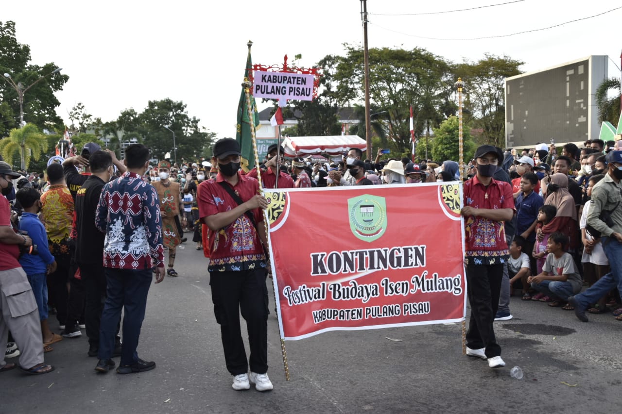 Tampilkan Sendratari Banama Bandar “Jindan Betawi” Kabupaten Pulang Pisau Ikut Semarakkan Pawai FBIM 2022