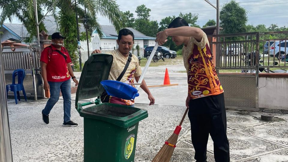 BKD Prov. Kalteng Lakukan Bakti Sosial Dalam Rangka Hari Jadi Kalteng Ke-67
