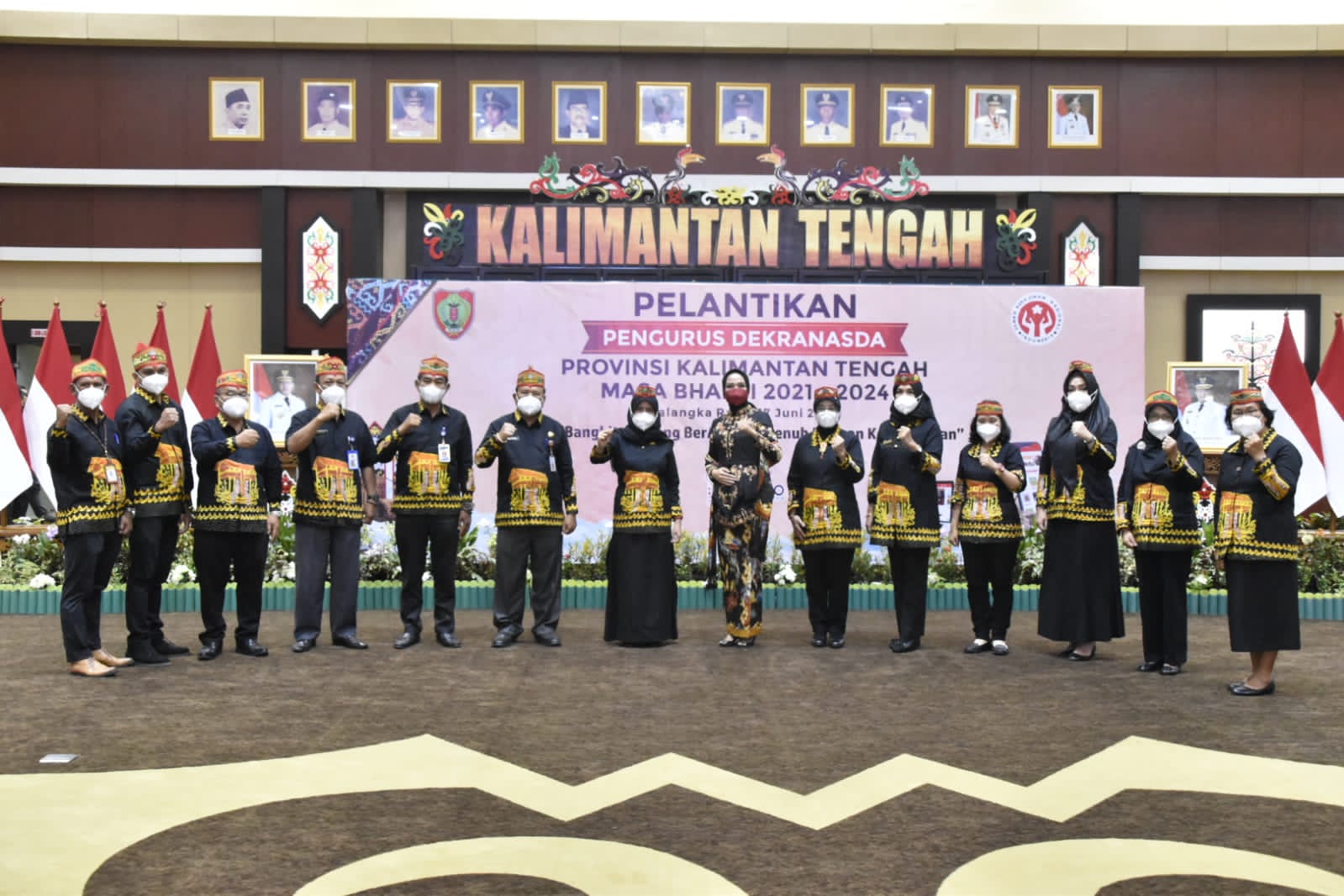 Ivo Sugianto Sabran Lantik Pengurus Dekranasda Prov. Kalteng Masa Bakti 2021-2024