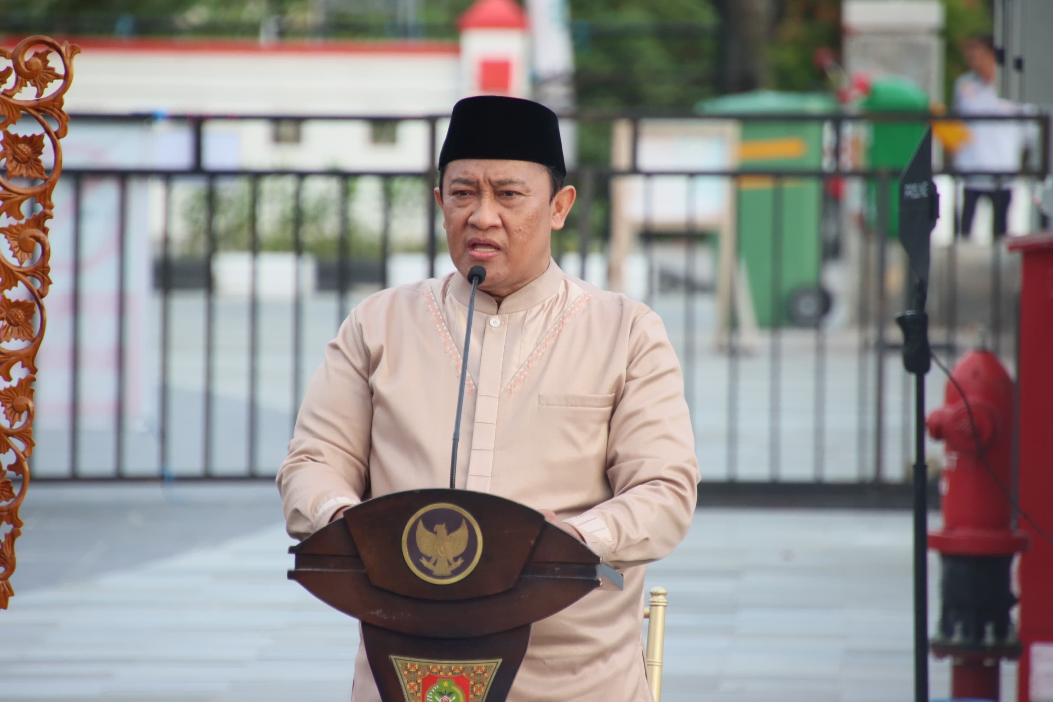 Wagub Edy Pratowo Bersama Jajaran Pemprov Kalteng Melaksanakan Salat Iduladha di Bundaran Besar Palangka Raya