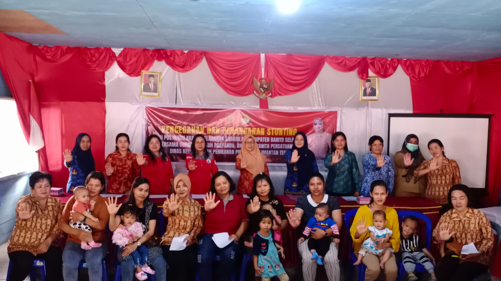 Cegah Stunting,  DWP dan Dislutkan Prov. Kalteng Dampingi Posyandu Akasia Barsel Sebagai Orang Tua Asuh