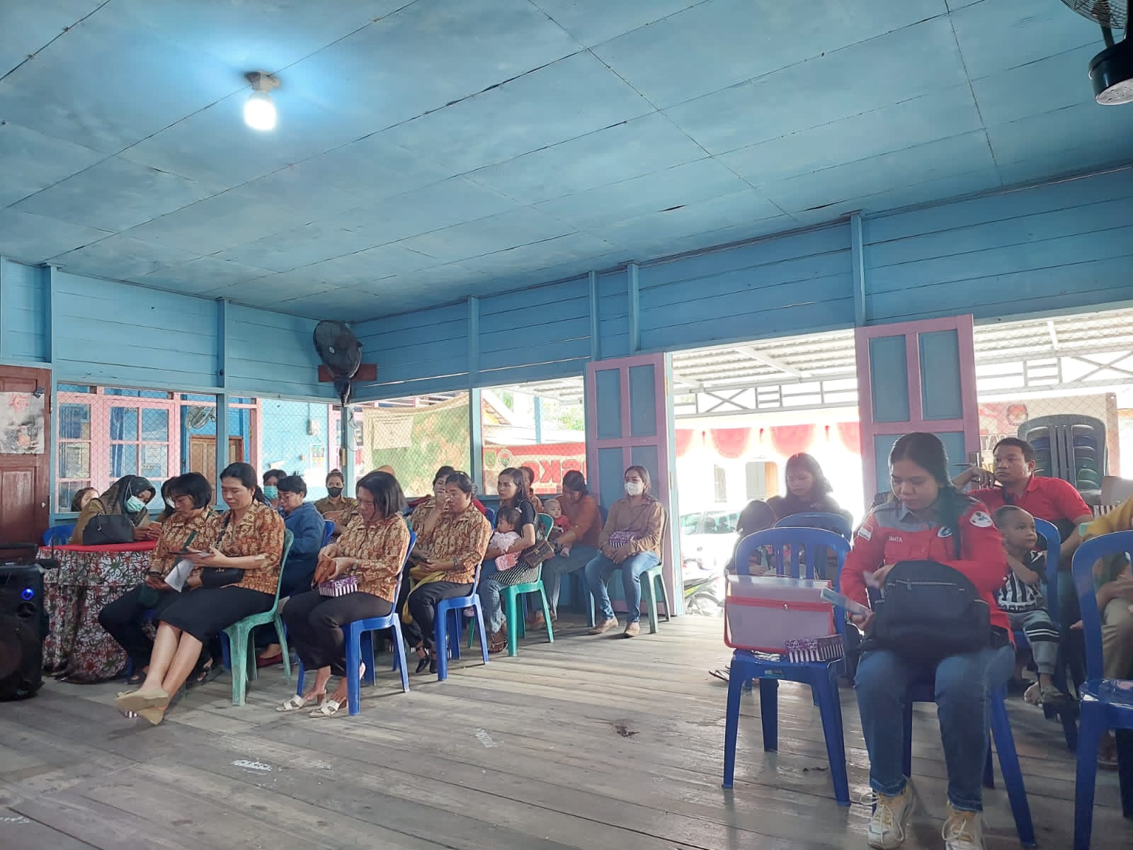 Cegah Stunting,  DWP dan Dislutkan Prov. Kalteng Dampingi Posyandu Akasia Barsel Sebagai Orang Tua Asuh