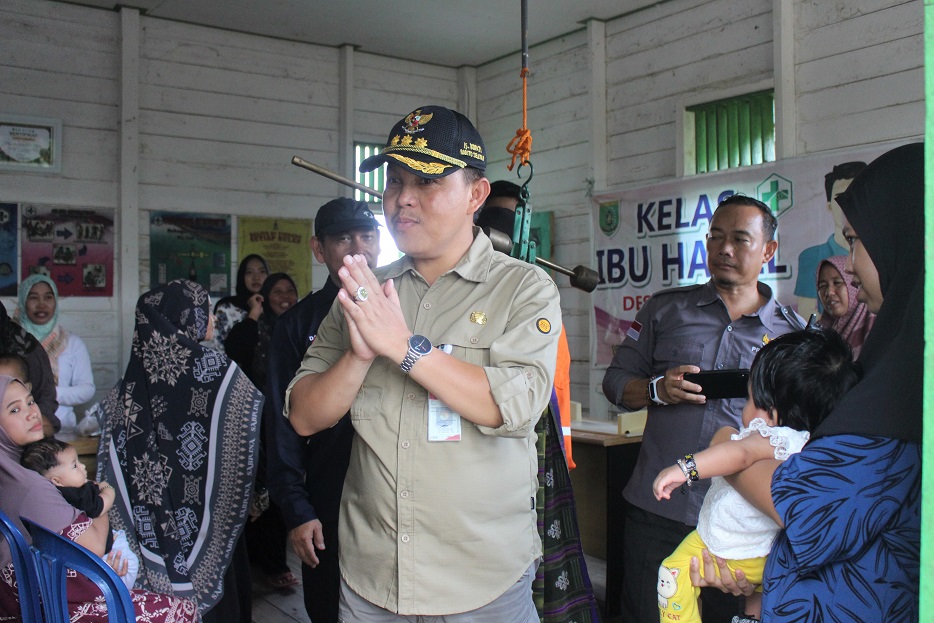 Pj. Bupati Barsel Deddy Winarwan Kunjungi Desa Tabatan