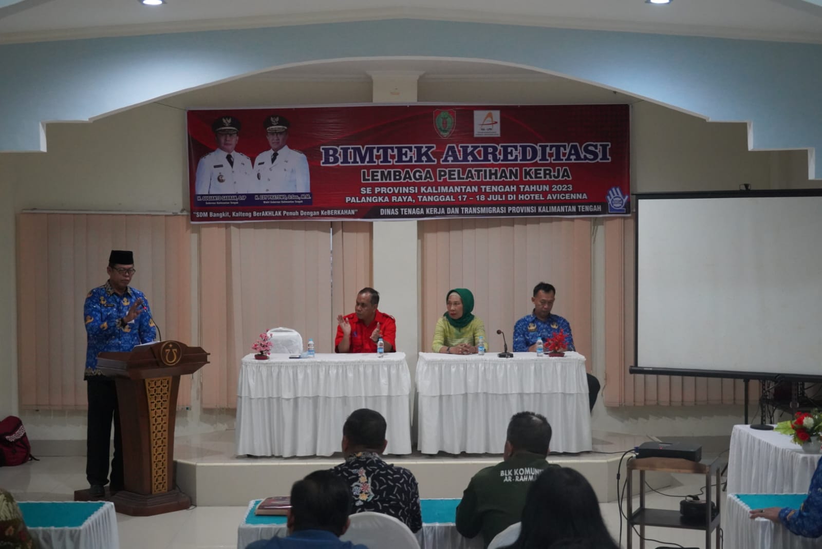 Plh. Kepala Disnakertrans Buka Bimbingan Teknis Akreditasi Lembaga Pelatihan Kerja Tahun 2023