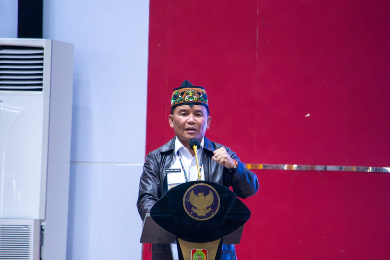 Bupati dan Ketua TP PKK Kapuas Hadiri Pengukuhan Ayah Bunda GenRe dan Orang Tua Asuh Anak Stunting Provinsi Kalteng