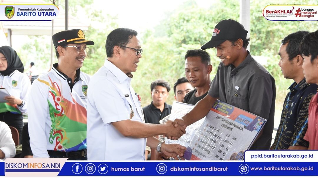Dukung Ketahanan Pangan, Pj. Bupati Barito Utara Launching Bibit Ikan dan Tinjau Pasar Murah