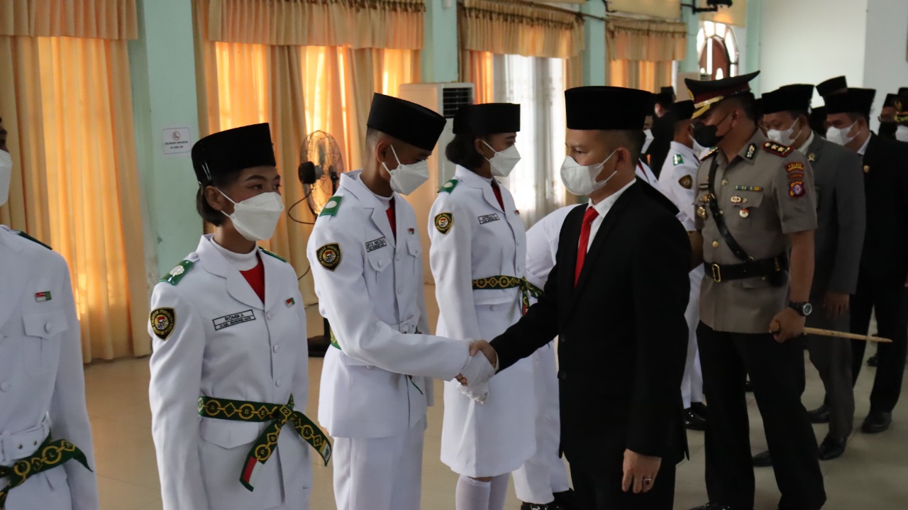 Bupati Gumas Kukuhkan Anggota Paskibraka 