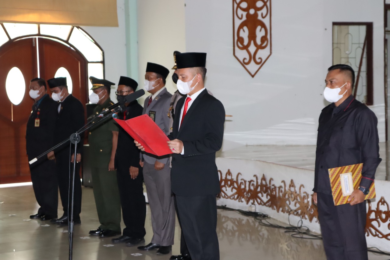 Bupati Gumas Kukuhkan Anggota Paskibraka 