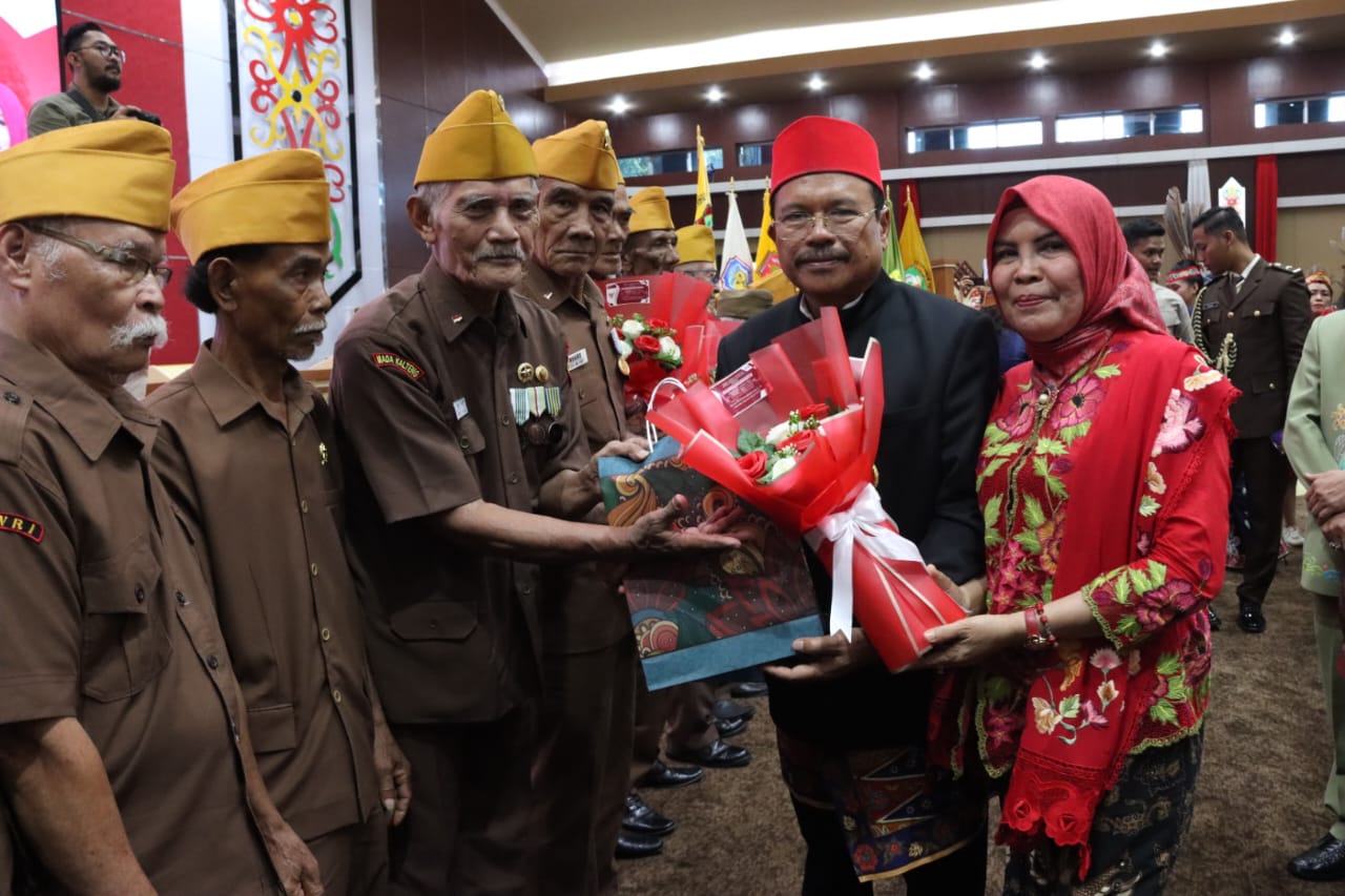 Hargai Jasa Para Pahlawan, Wagub Edy Pratowo Gelar Ramah Tamah dengan Para Pejuang/Veteran, Wredatama dan Warakawuri pada Peringatan HUT ke -78 Kemerdekaan RI