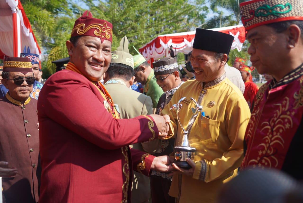 Pimpin Upacara HUT ke-78 RI, Wagub Edy Pratowo Minta Seluruh Masyarakat Berpartisipasi Wujudkan Kalteng Bebas Kabut Asap 