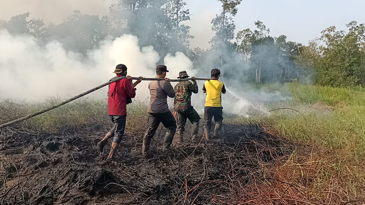 Tim Satgas Terpadu Berjibaku Tangani Karhutla 