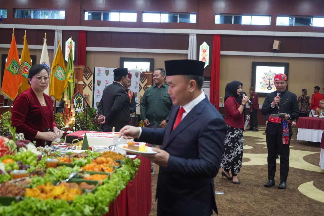 Gelar Ramah Tamah HUT ke 79 Kemerdekaan RI, Gubernur Kalteng Berikan Tali Asih Bagi Veteran Pejuang Kalteng