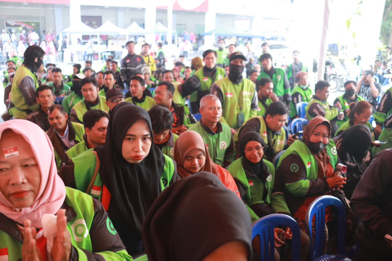 Semarak HUT ke-81 RI, Pemprov Kalteng Salurkan 5.000 Paket Sembako Murah