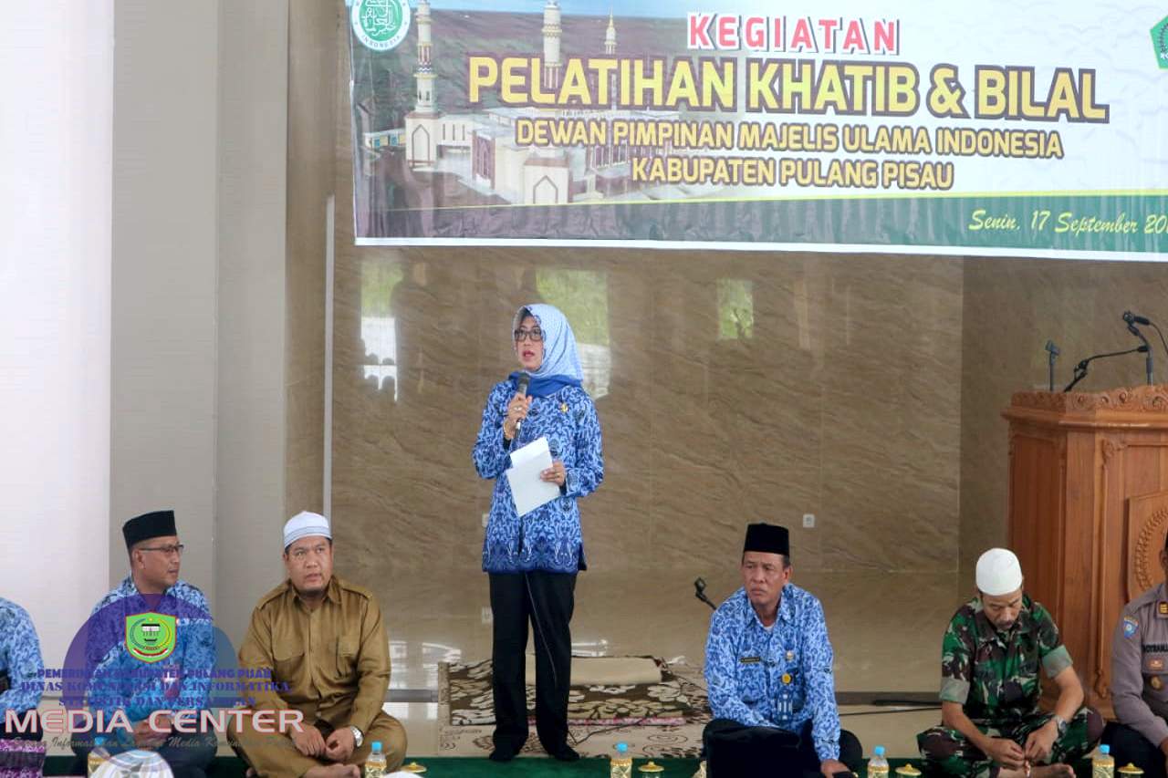 Pj. Bupati Pulang Pisau Berikan Sambutan Pada Kegiatan Pelatihan Khatib Dan Bilal