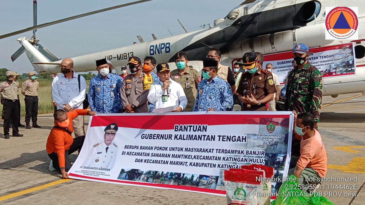 Penyaluran Bantuan Untuk Masyarakat Terdampak Banjir di Kecamatan Sanaman Mantikei Kabupaten Katingan