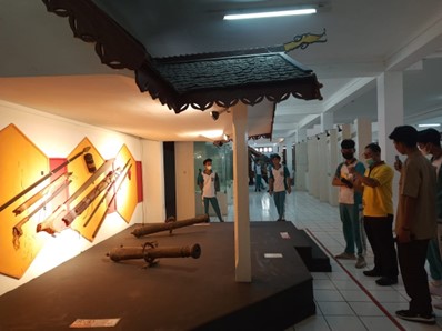 Belajar Sejarah Melalui Museum Balanga