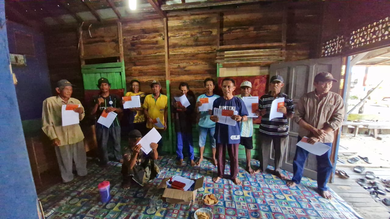 Pemprov Kalteng Distribusikan Fasilitasi Subsidi Biaya Sarana Produksi Bagi Pelaku Usaha Perikanan di Kecamatan Selat