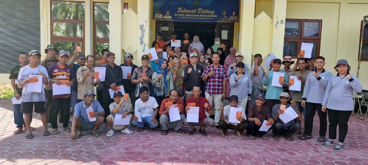 Pemprov Kalteng Distribusikan Fasilitasi Subsidi Biaya Sarana Produksi Bagi Pelaku Usaha Perikanan di Kecamatan Selat