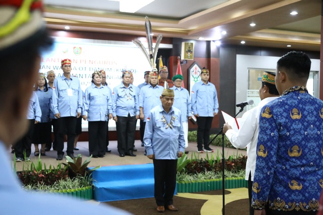Wagub Kalteng Edy Pratowo Lantik Pengurus KWOD Periode 2025–2030, Tegaskan Sinergi dan Pelestarian Budaya   