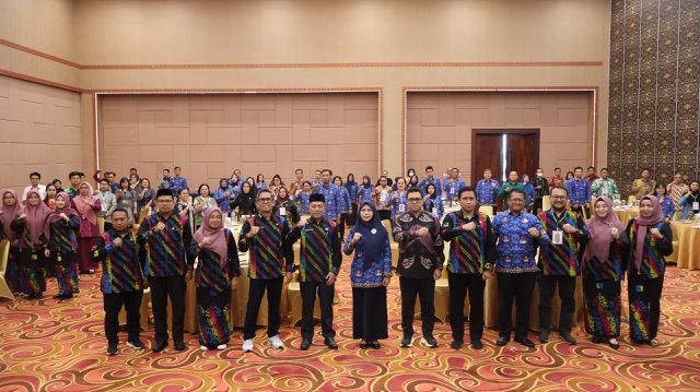 Asisten Ekbang Sri Widanarni Buka Rapat Monitoring dan Evaluasi Bidang Kesejahteraan Rakyat 