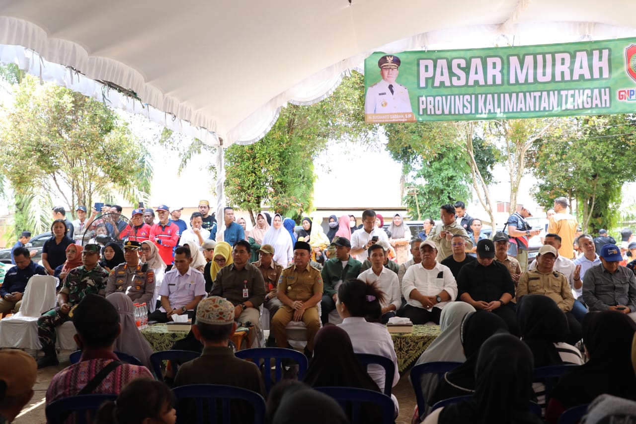 Kadis TPHP Prov. Kalteng Hadiri Kegiatan Pasar Murah di Kecamatan Parenggean