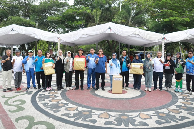 Plt. Sekda Pimpin Senam Pagi ASN Pemprov Kalteng, Tekankan Disiplin dan Profesionalisme