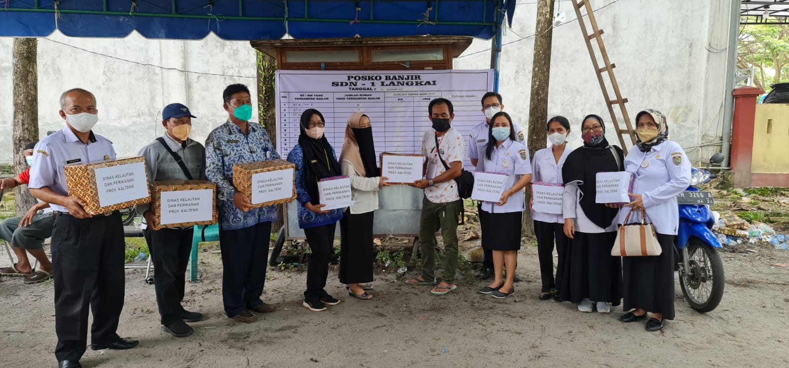 Dislutkan Prov. Kalteng Salurkan Bantuan Sosial kepada Korban Banjir di Palangka Raya