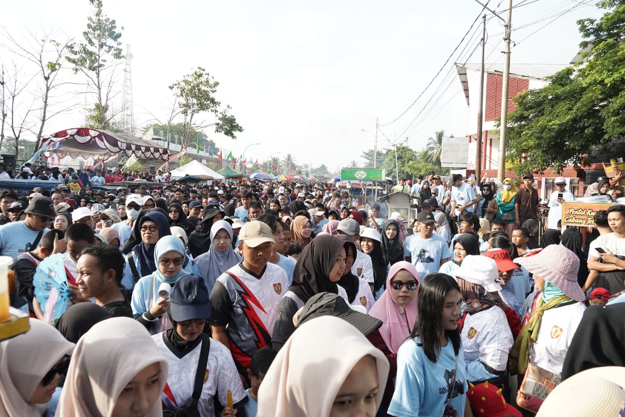 Gubernur Sugianto Sabran Lepas Peserta Fun Walk Kalteng Berkah