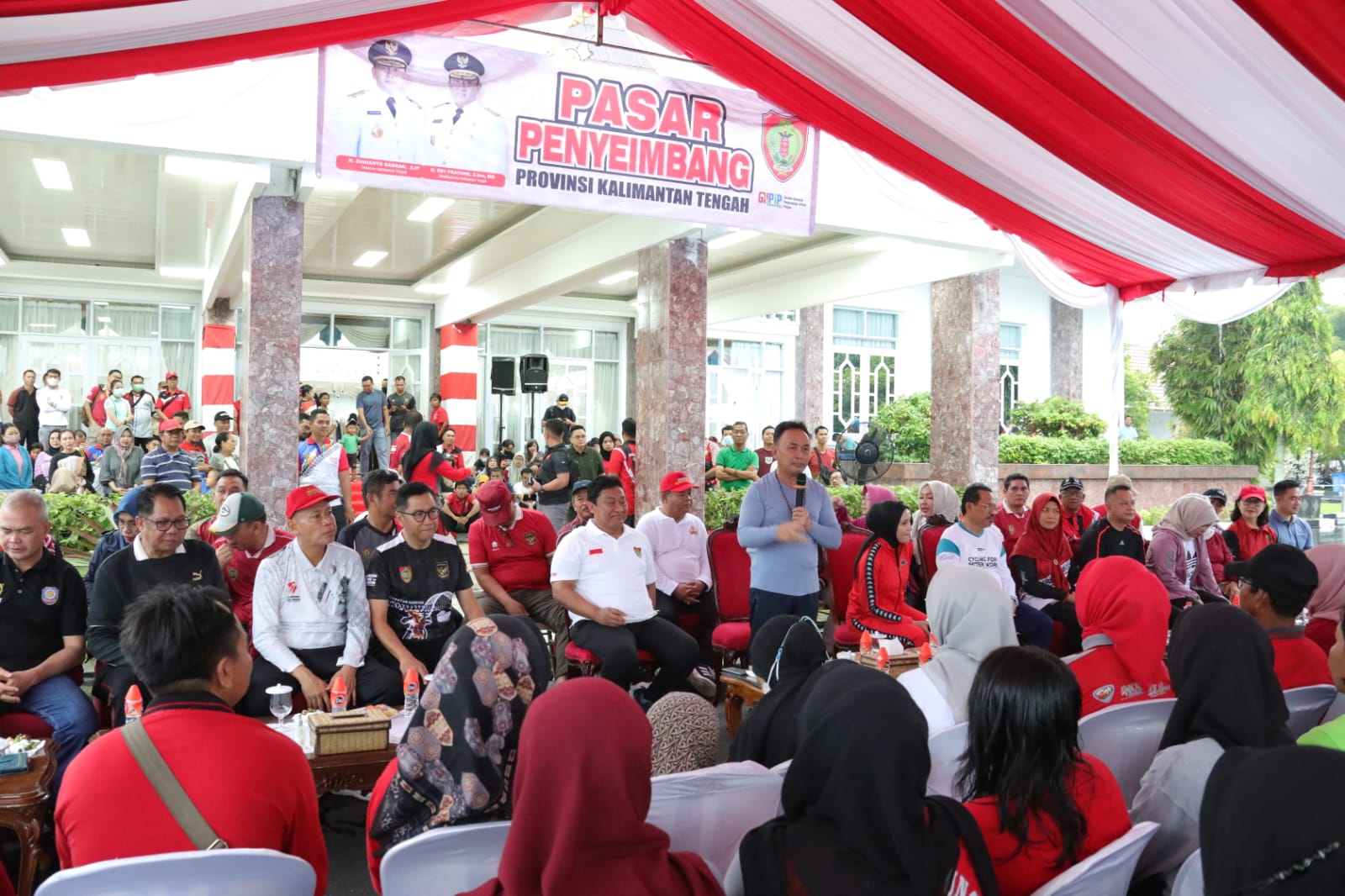 Jelang Nataru, Gubernur Sugianto Sabran Gratiskan 3.700 Paket Sembako untuk PNS Golongan I, Golongan II, PPPK, dan Pegawai Kontrak