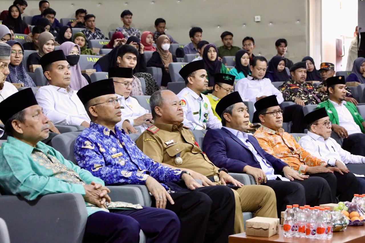 Hadiri Kuliah Umum, Asisten Pemkesra Maskur Harapkan IAIN Palangka Raya Terus Tingkatkan Mutu Pendidikan dan Mencetak SDM Unggul