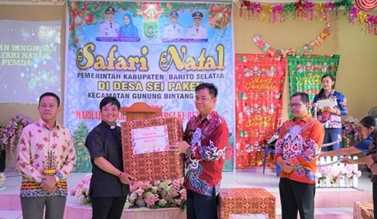 Warga Desa Sei Paken Hadiri Safari Natal dengan Penuh Sukacita