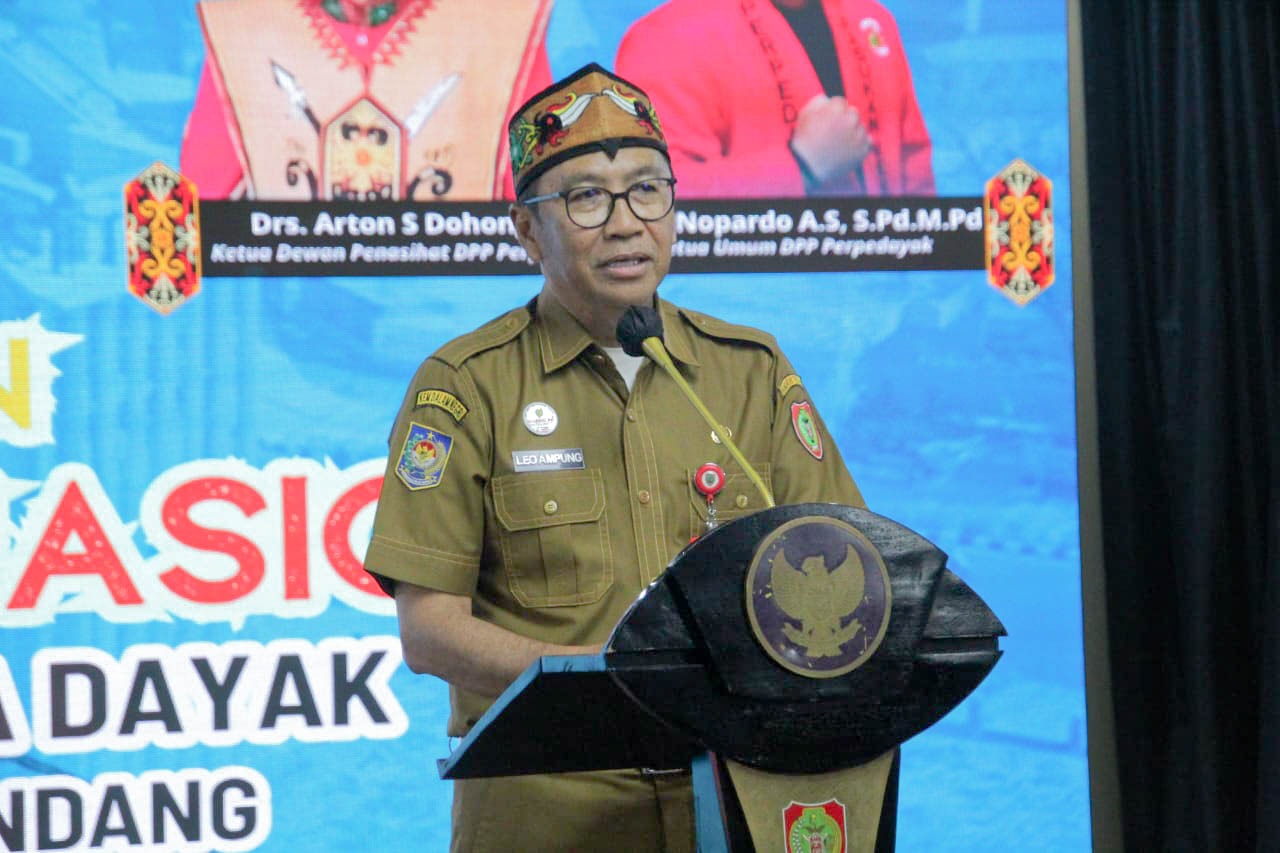 Gubernur Kalteng Kukuhkan Ketua Pemuda Dayak pada Munas DPP Perpedayak 2025, Perkuat Konsolidasi Organisasi dan Nilai Huma Betang   