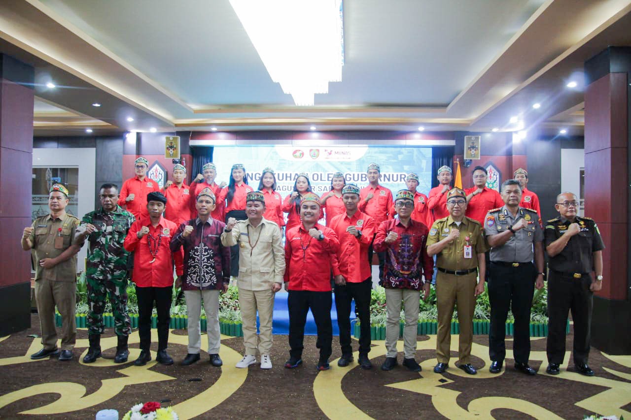 Gubernur Kalteng Kukuhkan Ketua Pemuda Dayak pada Munas DPP Perpedayak 2025, Perkuat Konsolidasi Organisasi dan Nilai Huma Betang   