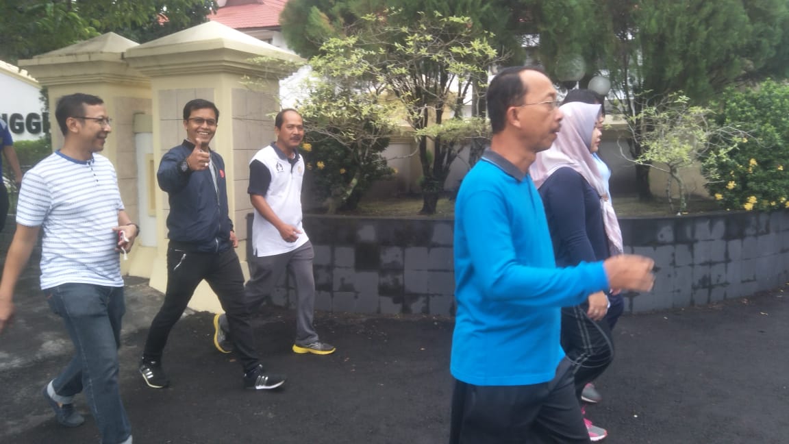 Kakanwil Hadiri Acara Jalan Santai Imigrasi Di Kanim Kelas I Non TPI Palangka Raya