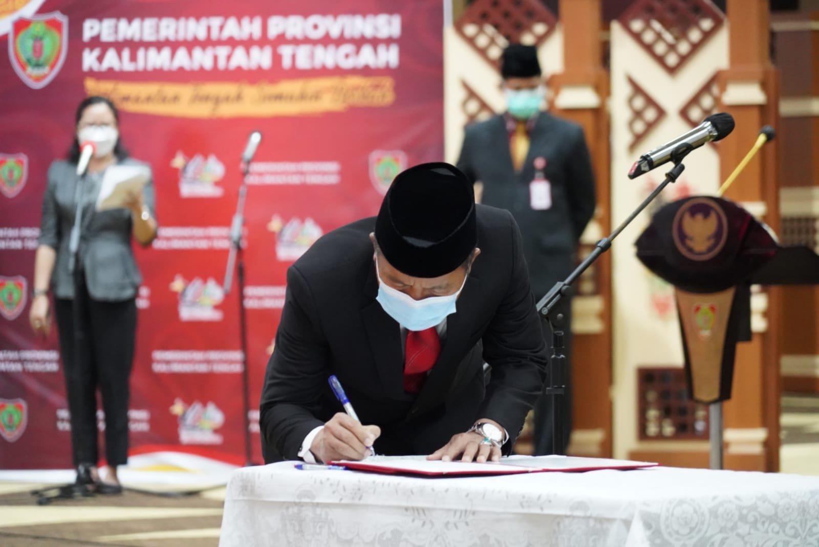 Pj. Sekda Atas Nama Gubernur Lantik 59 Pejabat Administrator di Lingkungan Pemprov Kalteng
