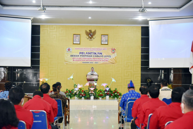Hadiri Pelantikan Pengurus API Kobar, Bupati Hj Nurhidayah Ajak Masyarakat Terus Jaga Toleransi