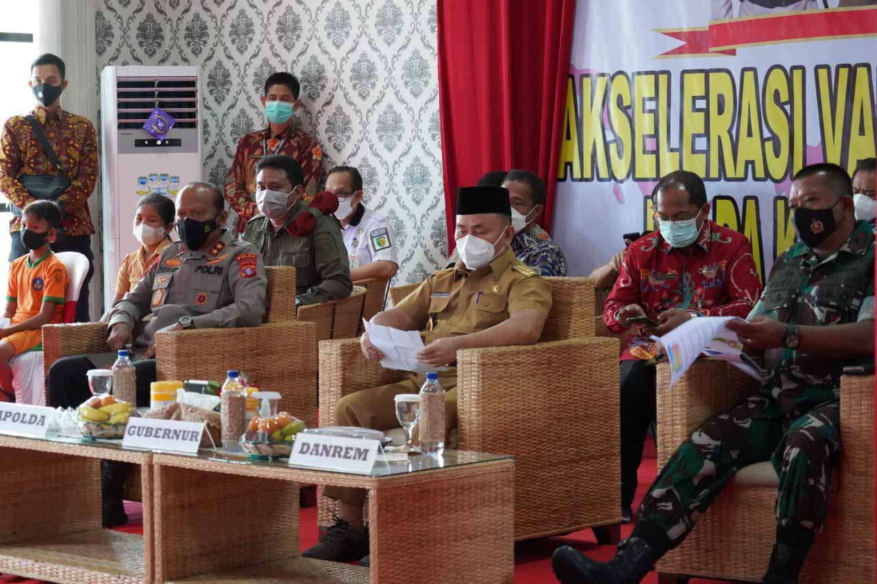 Gubernur Kalteng Tinjau Akselarasi Vaksinasi Serentak di Mapolresta Palangka Raya