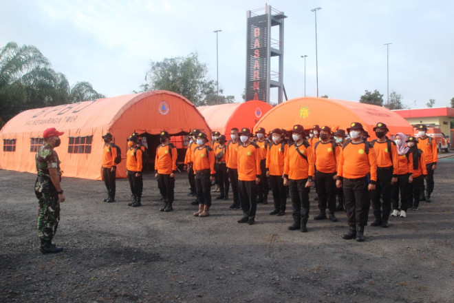 TRC BPBD Kobar Ikuti Pelatihan SAR di Pantai Ujung Pandaran