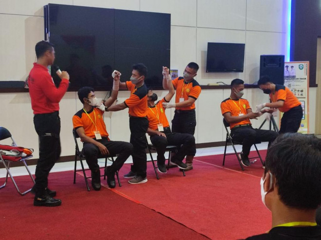TRC BPBD Kobar Ikuti Pelatihan SAR di Pantai Ujung Pandaran