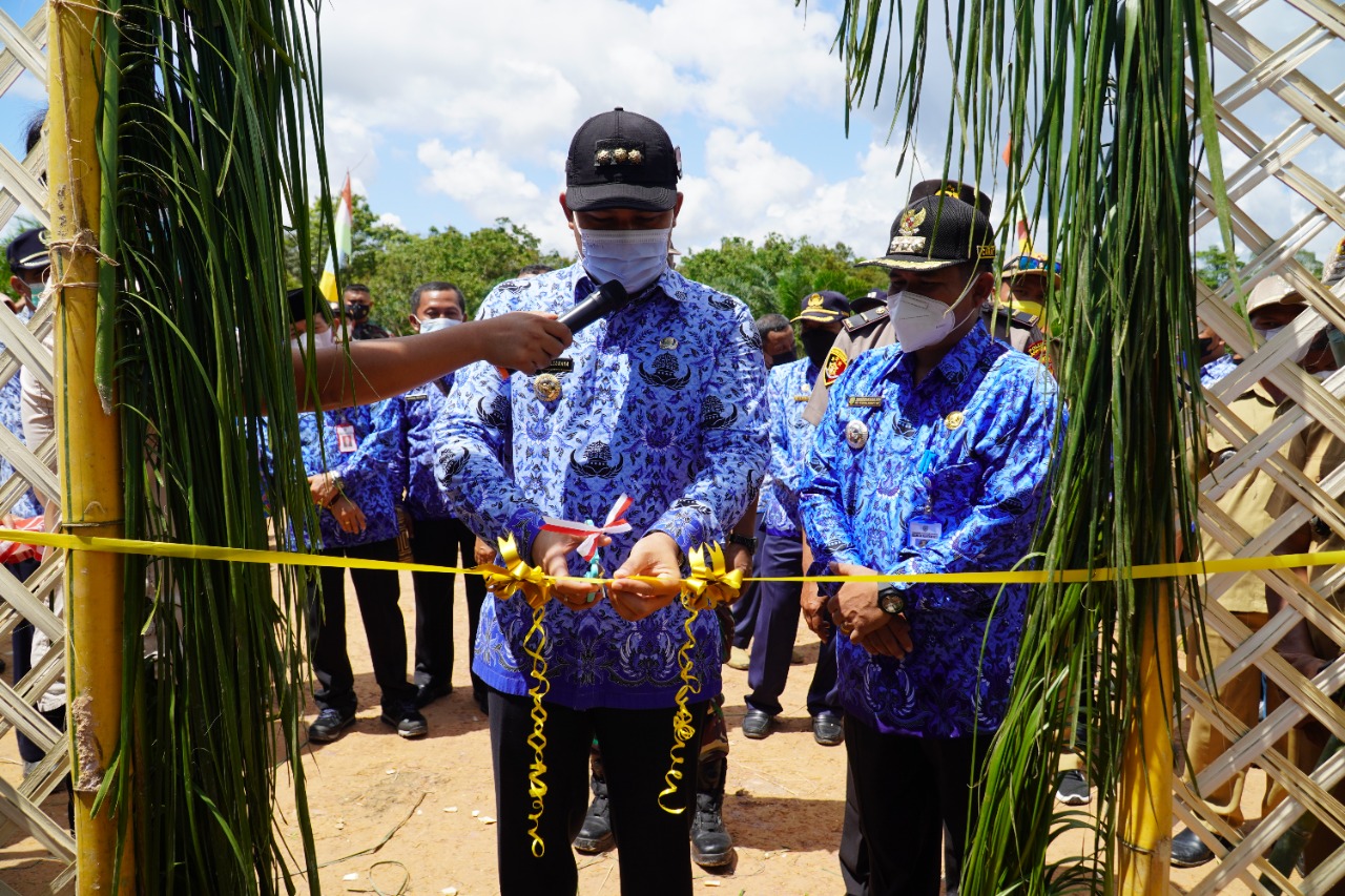 Bupati Resmikan Jalan Penghubung Desa Tangga Batu - Desa Belibi