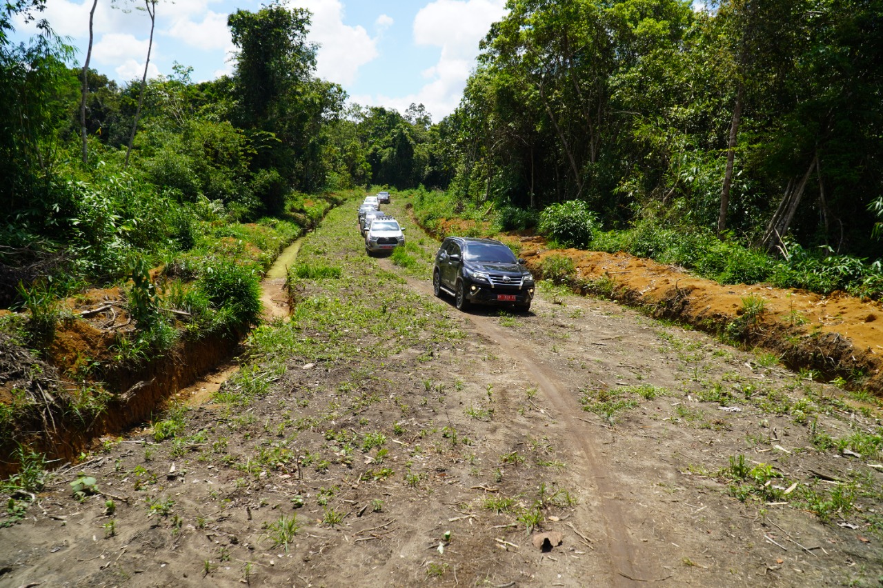 Bupati Resmikan Jalan Penghubung Desa Tangga Batu - Desa Belibi