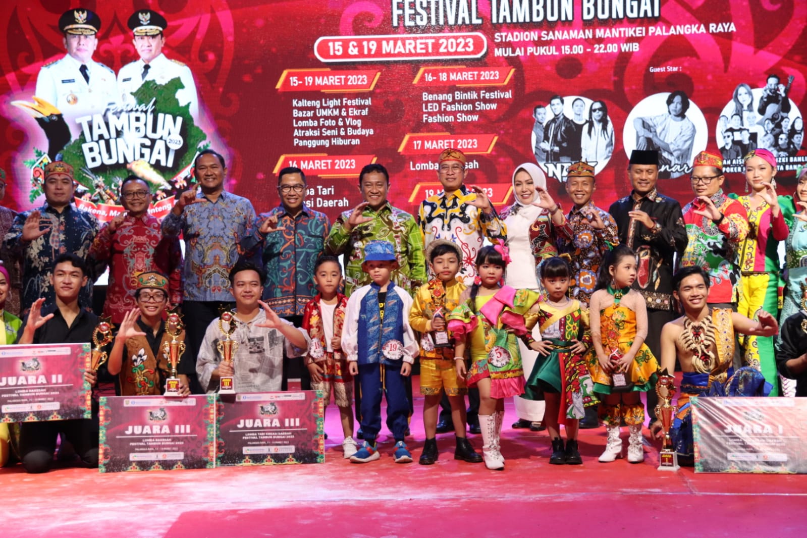Wagub Kalteng Edy Pratowo Tutup Secara Resmi Festival Tambun Bungai Tahun 2023