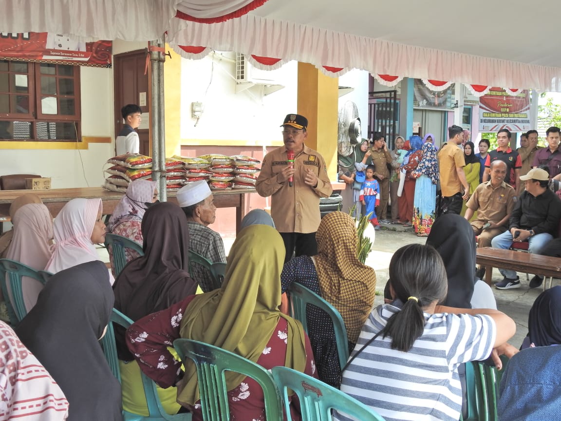“Kalteng Berbagi Berkah”, Hari ini Kembali Sekda H. Nuryakin Buka Pasar Murah pada Empat Lokasi di Murung Raya