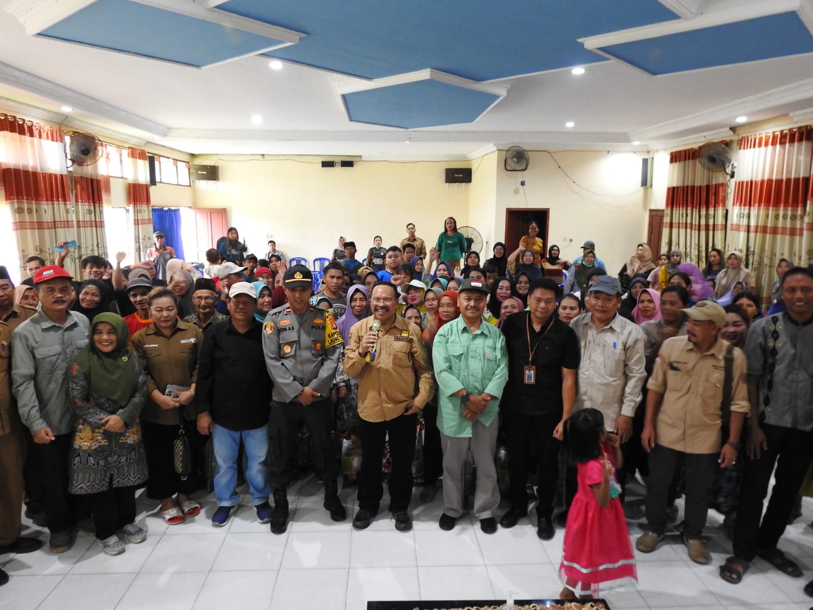 “Kalteng Berbagi Berkah”, Hari ini Kembali Sekda H. Nuryakin Buka Pasar Murah pada Empat Lokasi di Murung Raya