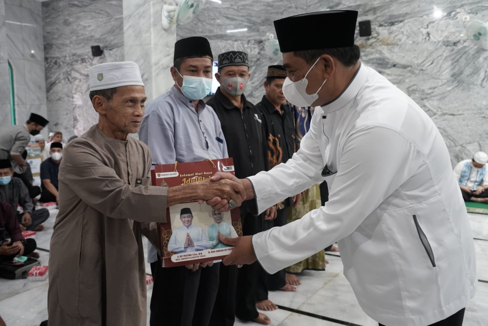 Safari Ramadan di Masjid Jami Istiqomah Desa Kandui Kabupaten Barito Utara, Pemprov Kalteng Berikan Bantuan