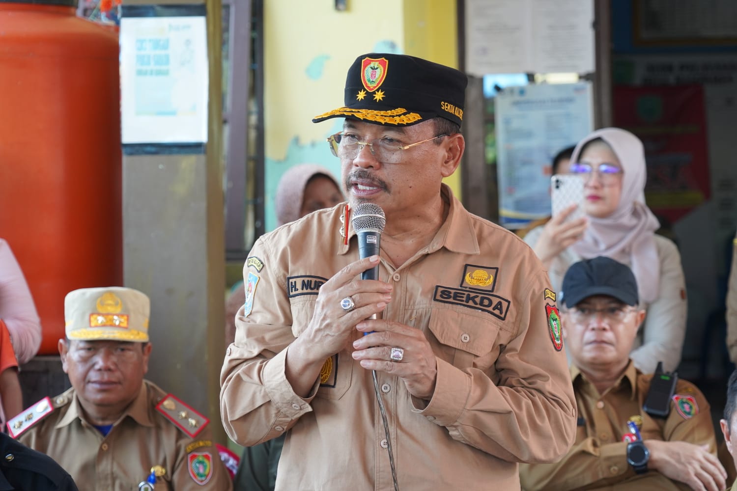Buka Pasar Penyeimbang di Kecamatan Kahayan Hilir Pulpis, Sekda Kalteng Sampaikan Pesan Gubernur